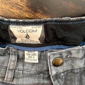 Volcom 3t boys shorts.